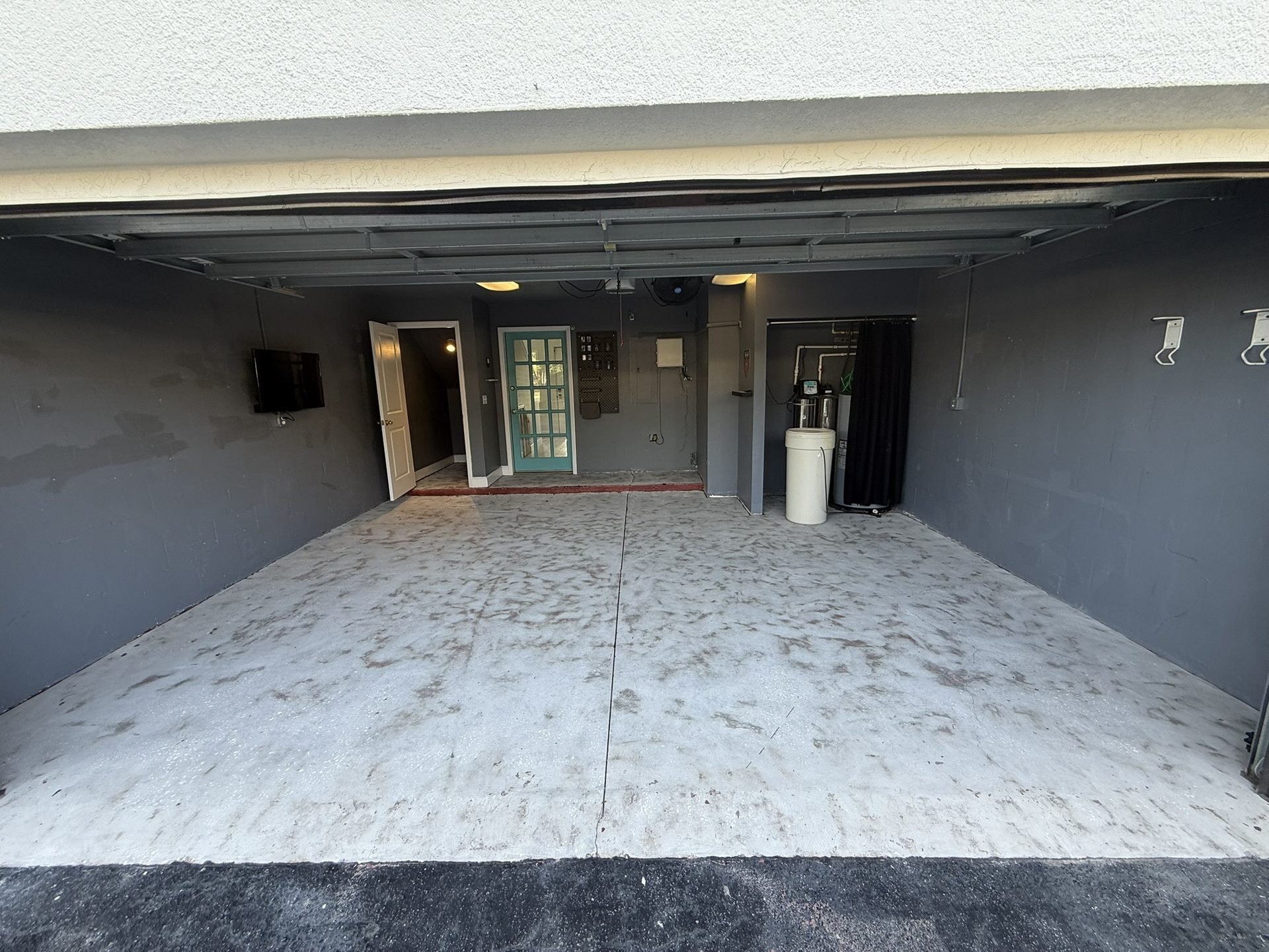 Oregon Ave Garage — bare concrete before coating